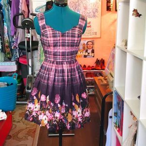 Adorable plaid floral dress